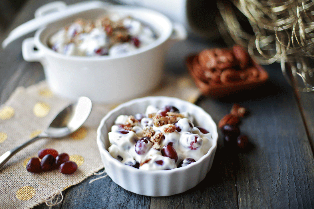 Amazing and delicious grape salad! So easy to make and tastes abcolutely incredible!