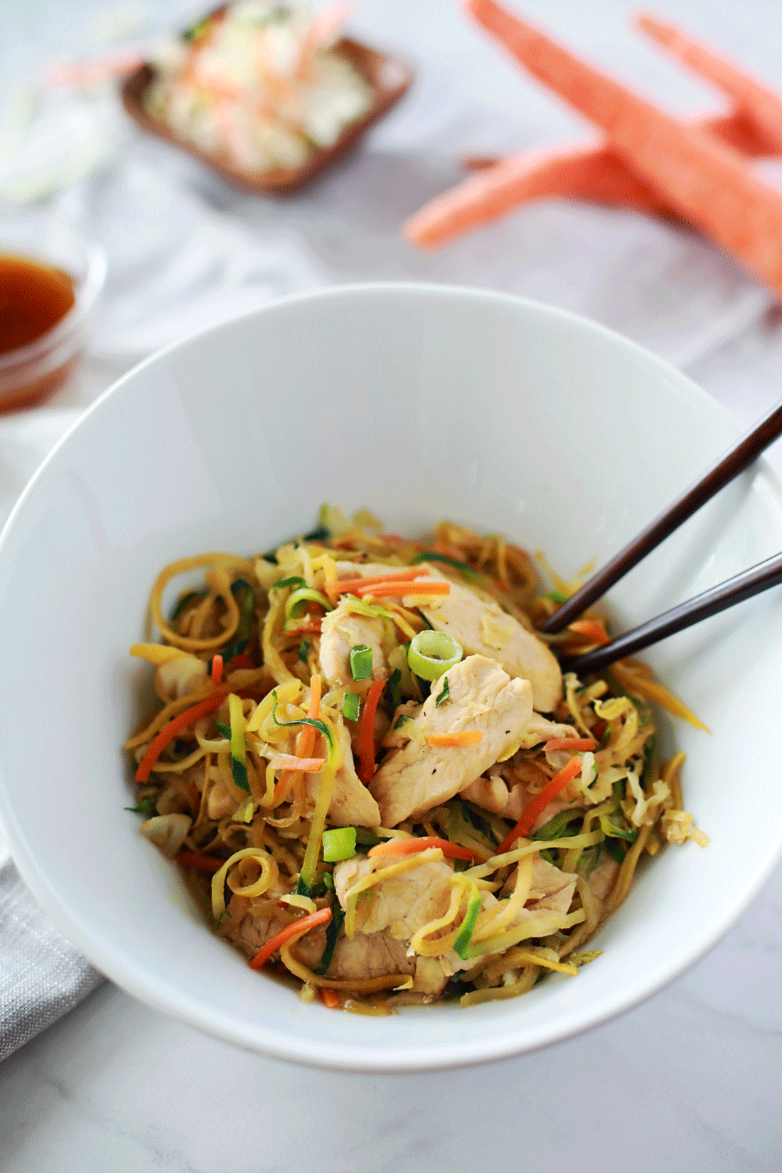 Zoodle Zucchini Noodle Chicken Lo Mein by Flirting with Flavor. 20 minute meal that tastes sooo good! Amazing recipe...