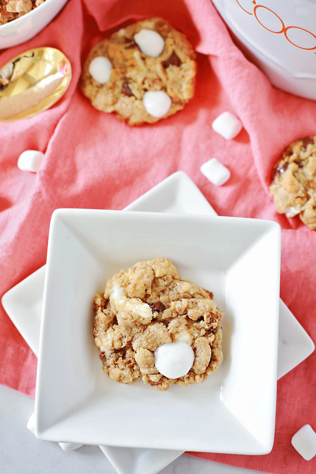 Best Chocolate Chip Cookies EVER! Full of Cinnamon Pebble Crunch and ooey gooey marshmallows!! Easy fun recipe by Flirting with Flavor.