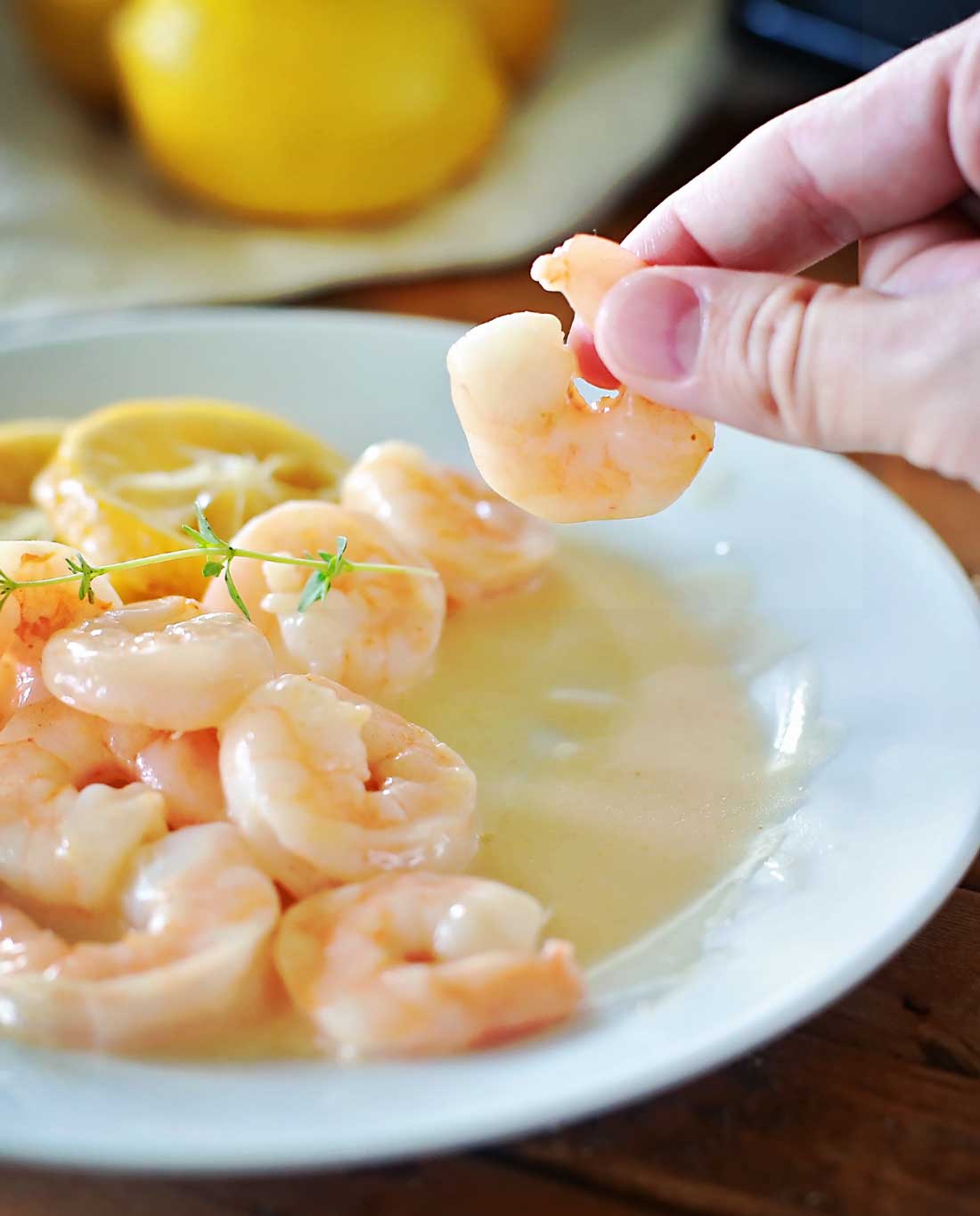 DELICIOUS Lemon Butter Shrimp recipe by Flirting with Flavor!
