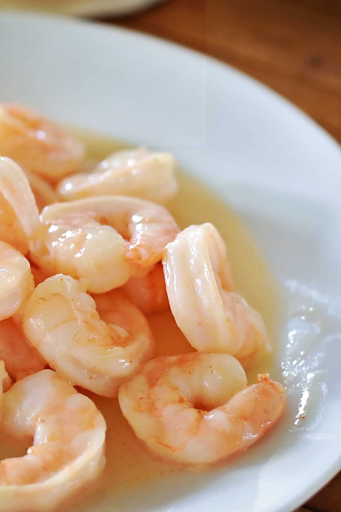 Lemon Butter Shrimp recipe that is sooo easy and fast and DELICIOUS!!!