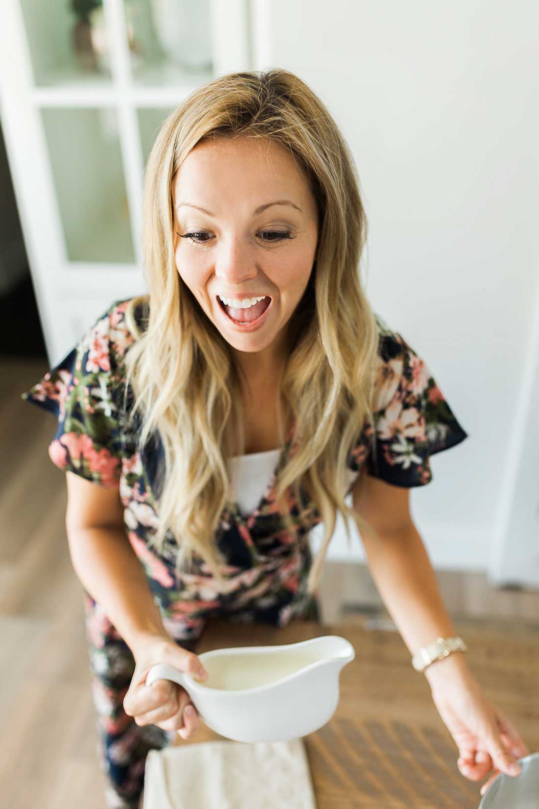 Cute dress on Juli from Flirting with Flavor as she makes Lemon Butter Shrimp!